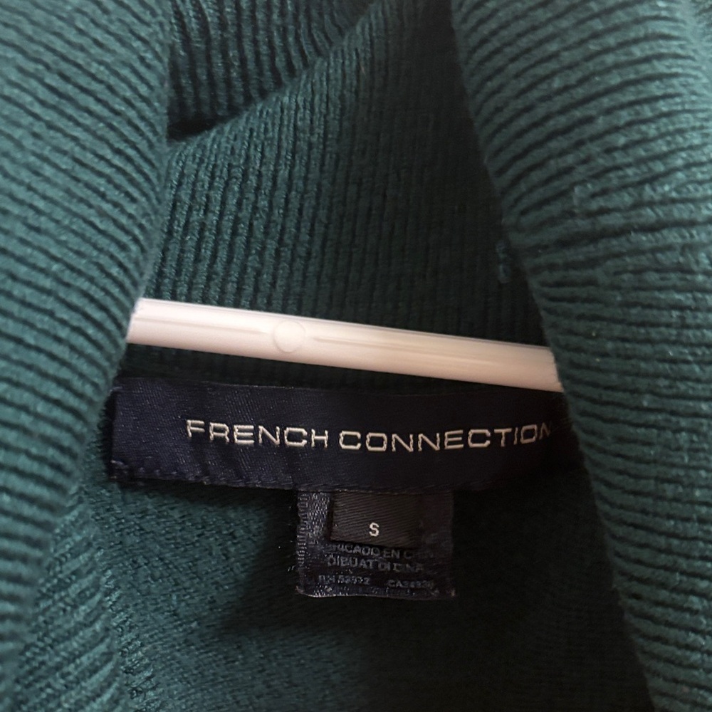 Women’s French Connection Hunter Green Turtleneck Sweater - Picture 2 of 4